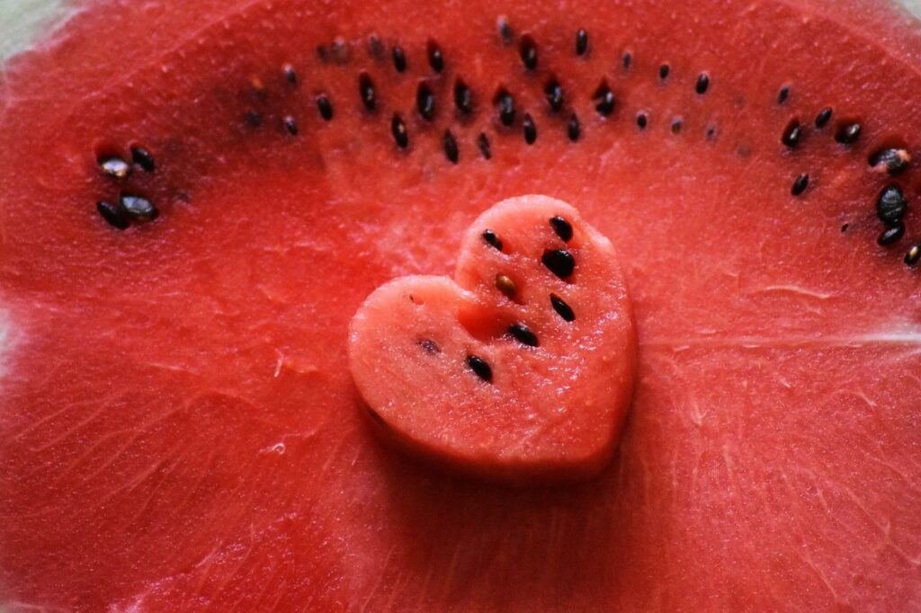 How Many Calories does Watermelon Have? » TopTenu